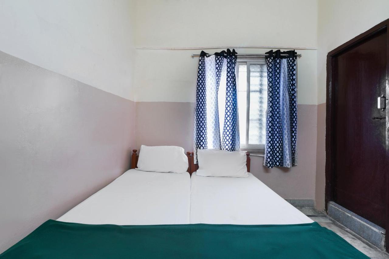Spot On Sri Sai Lohith Lodge Near Snow World Secundurabad 外观 照片