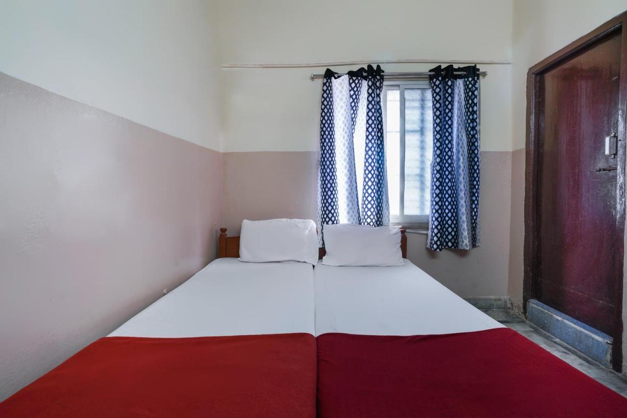 Spot On Sri Sai Lohith Lodge Near Snow World Secundurabad 外观 照片