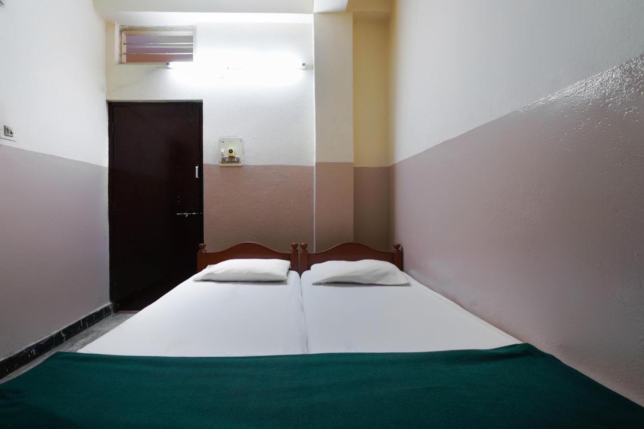 Spot On Sri Sai Lohith Lodge Near Snow World Secundurabad 外观 照片